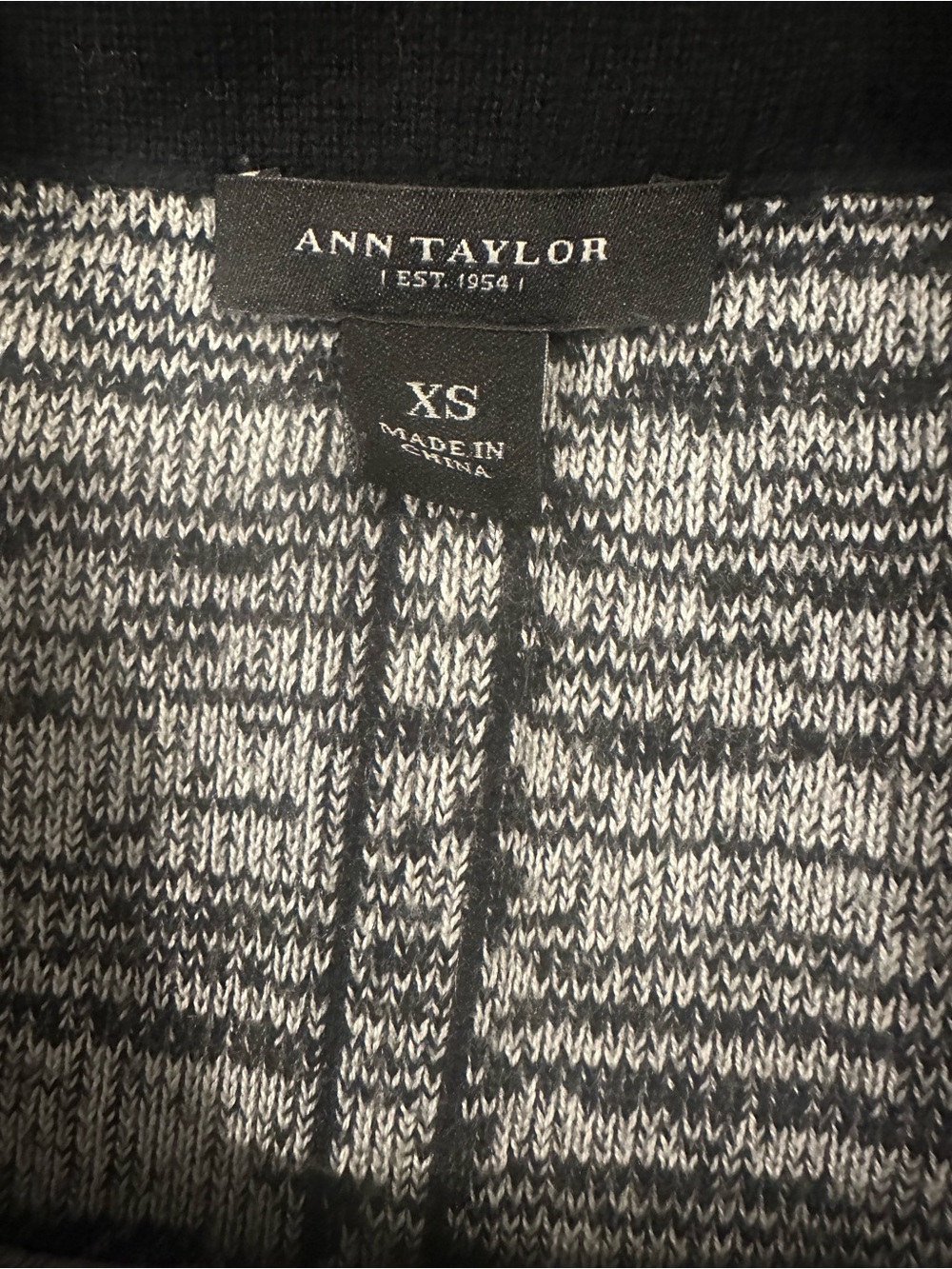 Ann Taylor skirt - size XS - elastic waistband